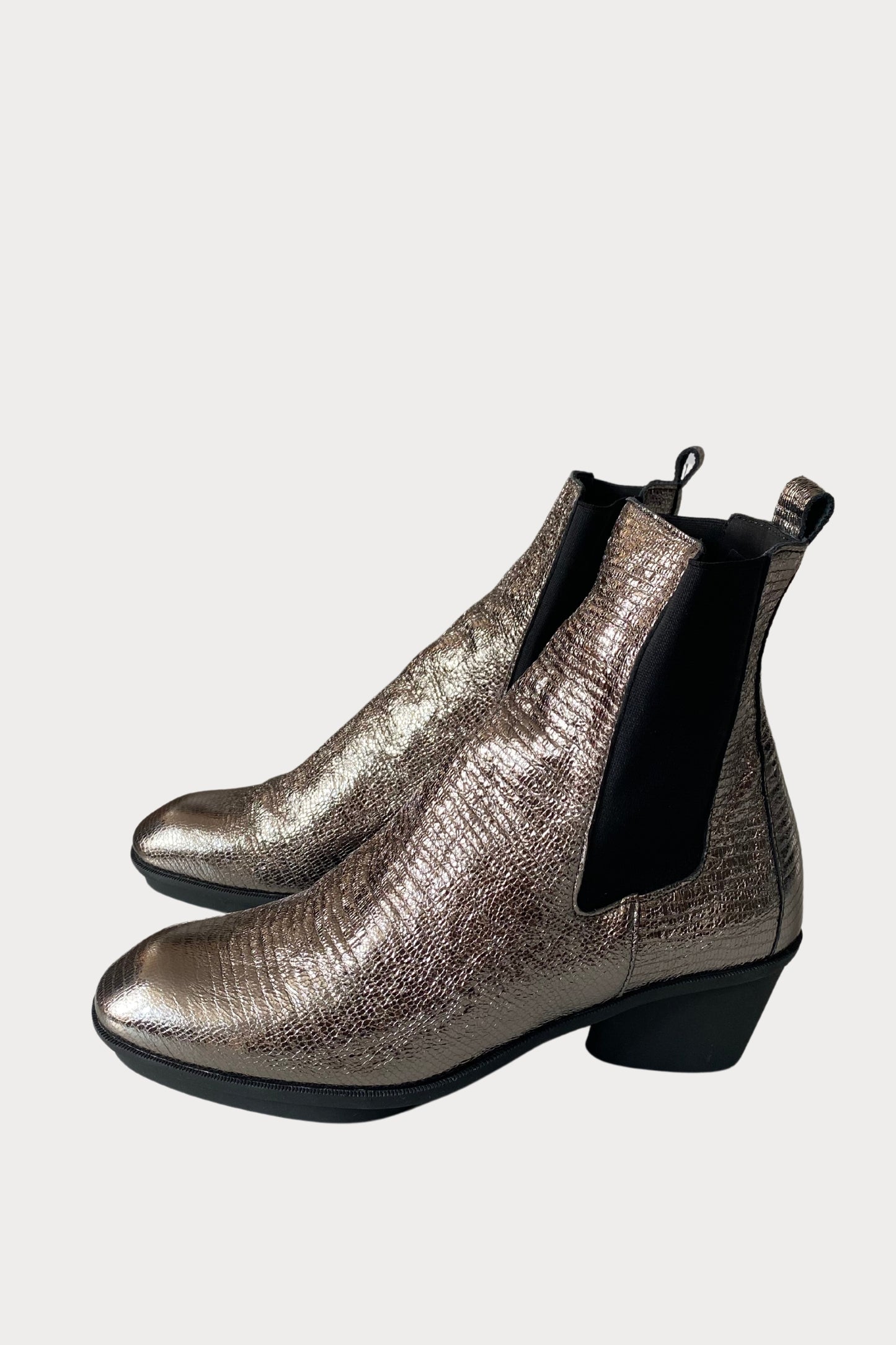 ARCHE - Junack Silver Chelsea Boots